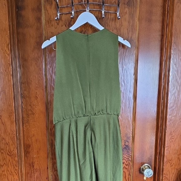 Ted Baker pohshan Keyhole Detail Midi Dress in khaki-Green - Picture 8 of 10
